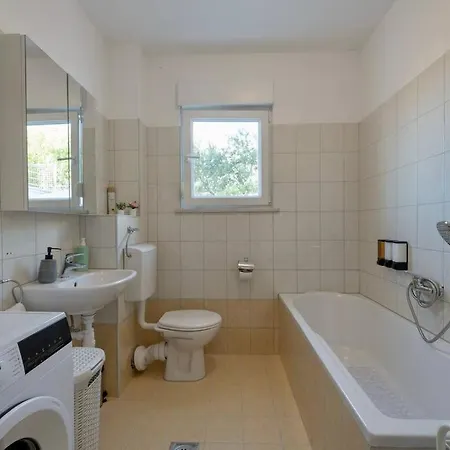 Nadalina Apartman *